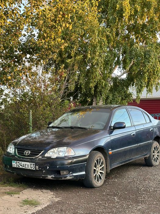 Тойота Авенсис 2001