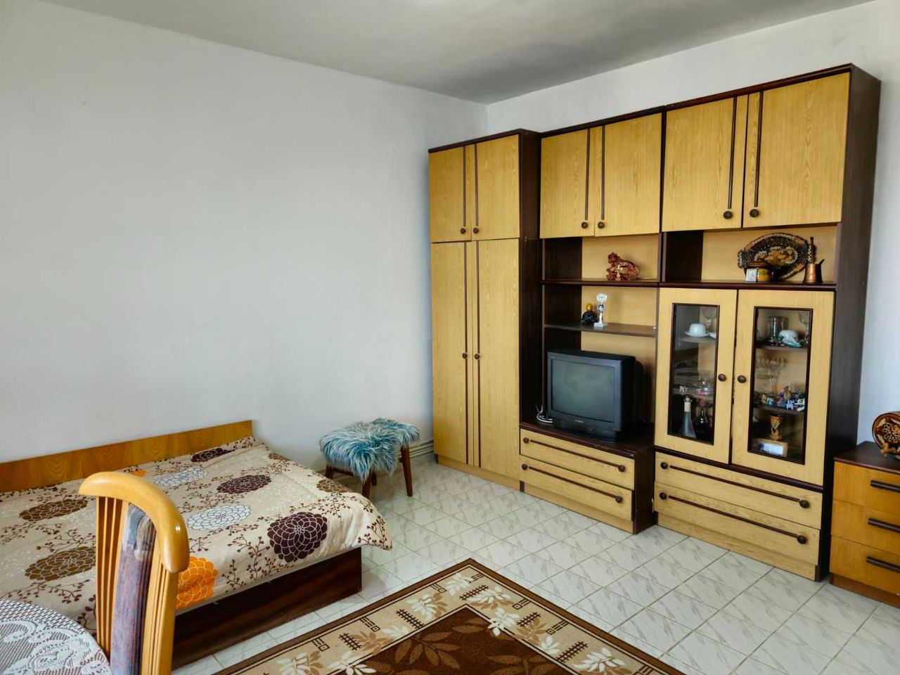 Продава се Къща в Карнобат - 270 кв.м за 300 €/кв.м - Снимка #1