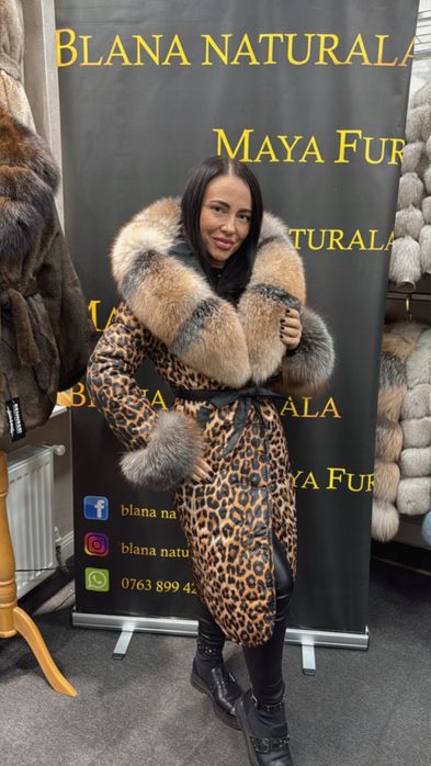 Geaca impermeabila accesorizata cu blana naturala premium