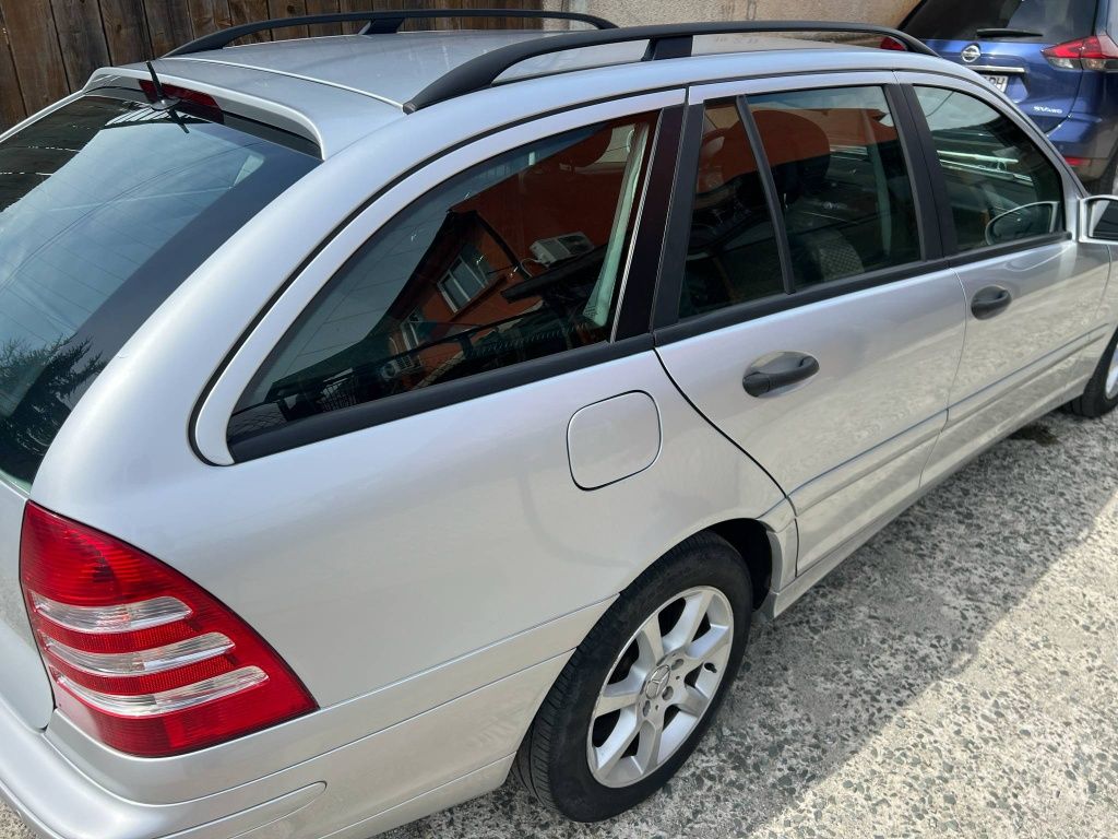 Mercedes-Benz C 220