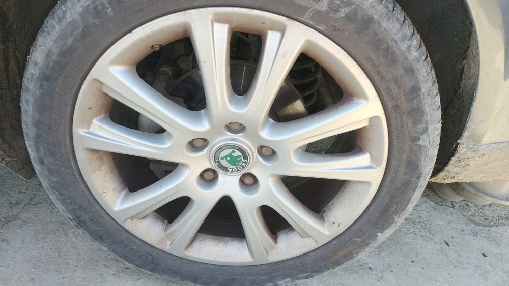 Шкода Октавия 4×4 комби 2006 г. 105 коня. Само на части.