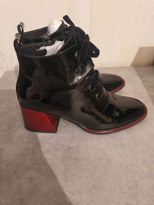 Продам демисезонную обувь