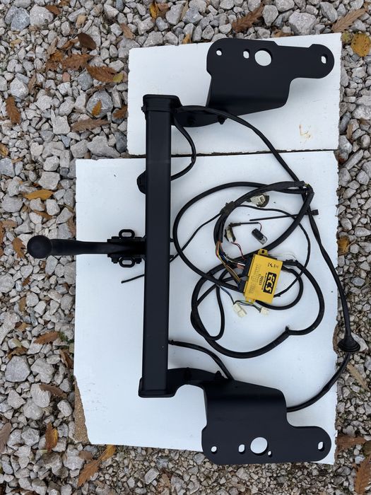 Теглич Тойота Авенсис 2009-2015г комби