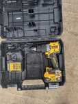 Filetanta dewalt dcd805 ,baterie 5 ah,incarcator,cutie