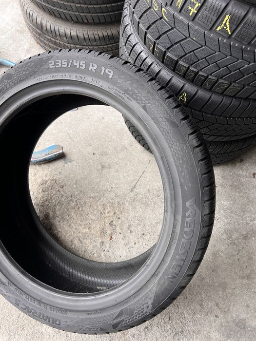 2 anvelope iarna 235/45/19 , Vredestein !