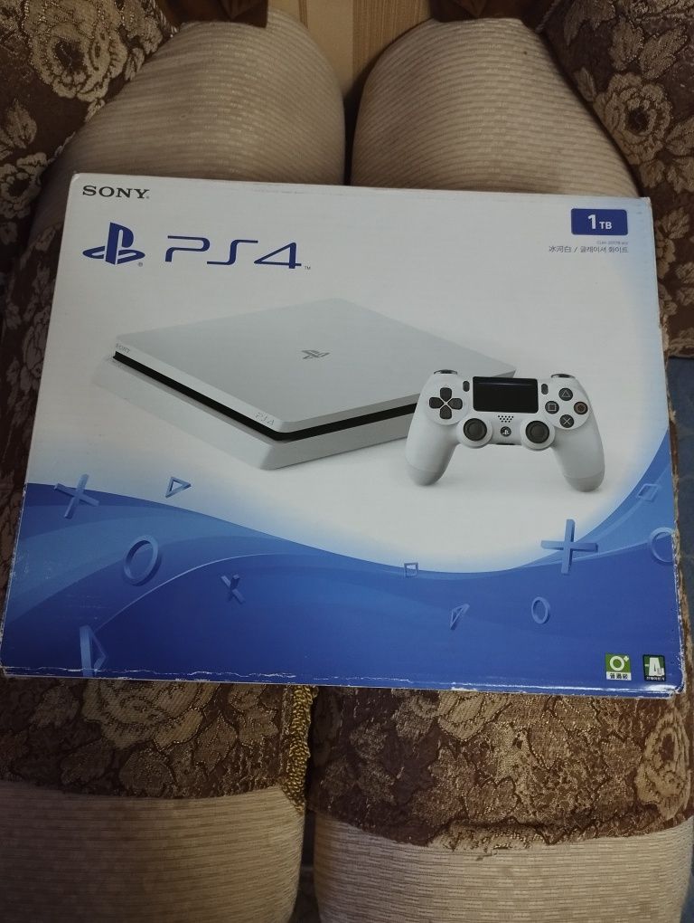 Срочно Playstation 4 slim 1tb