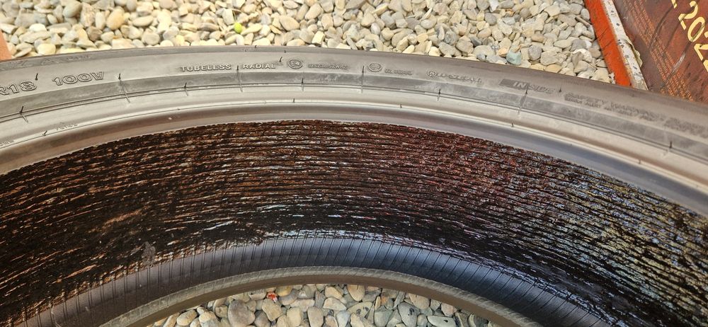 2 Anvelope Bridgestone Anti pana 235 55 R18 de vara