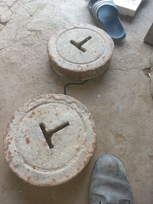 Продам наковальни две штуки
