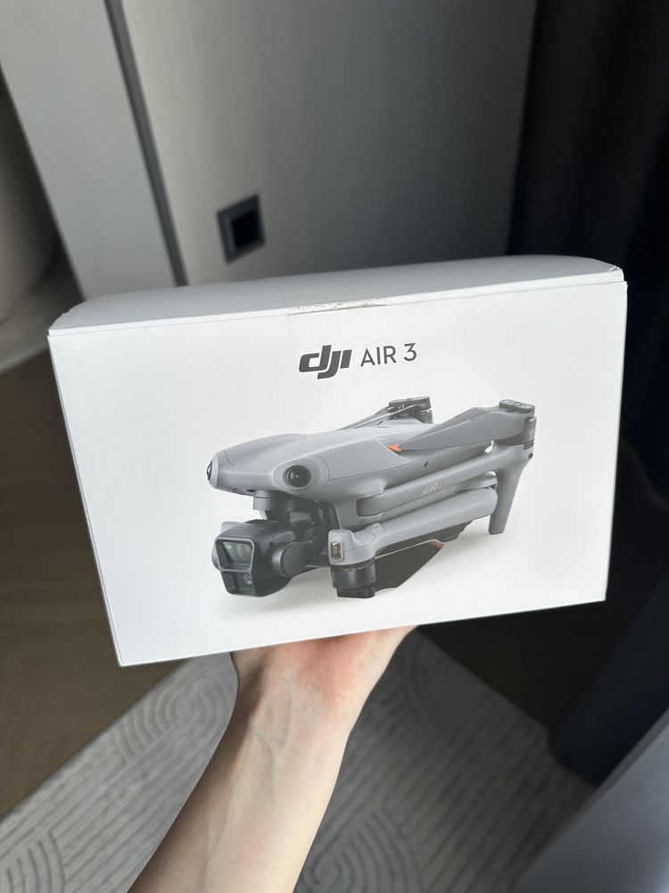 Продам дрон DJI Air 3