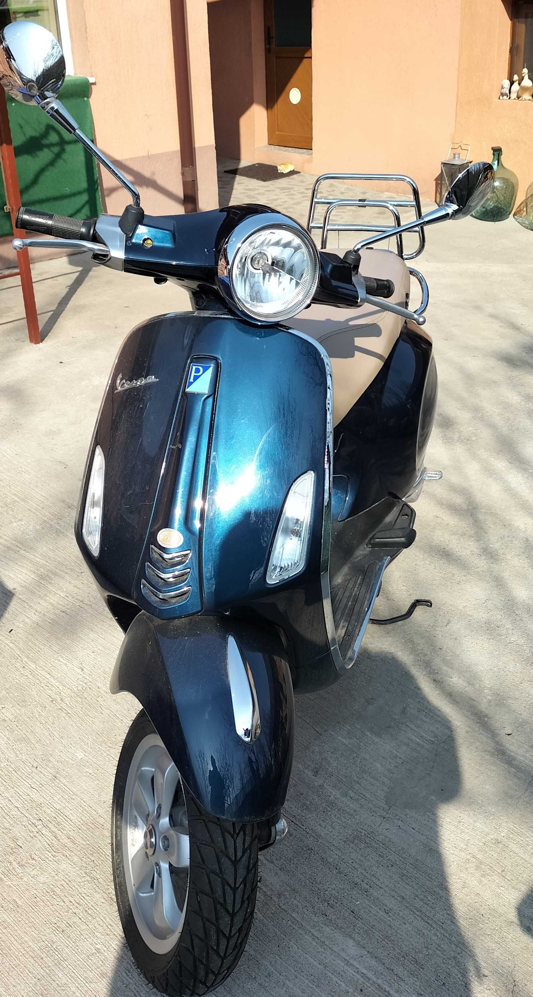 Vând Piaggio Vespa