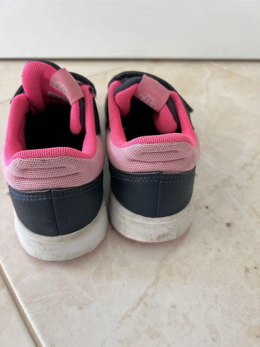 Adidas дестски обувки 35