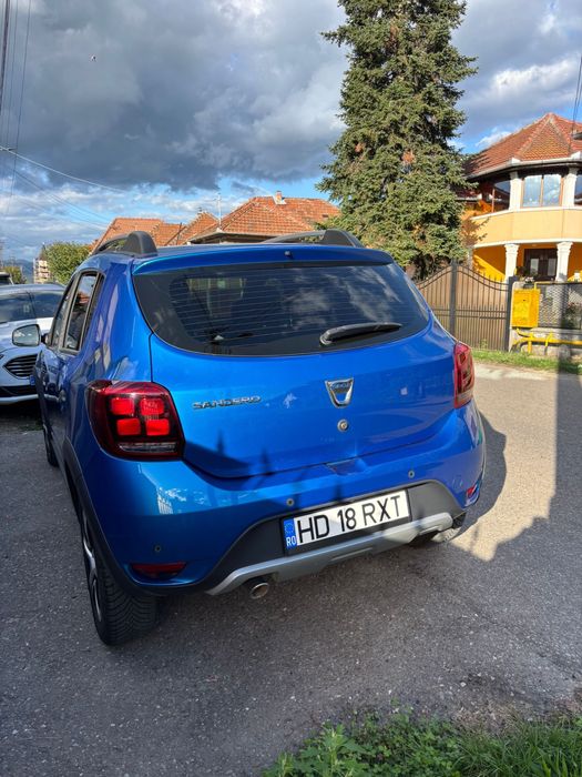 Dacia sandero stepway 2020 blue line