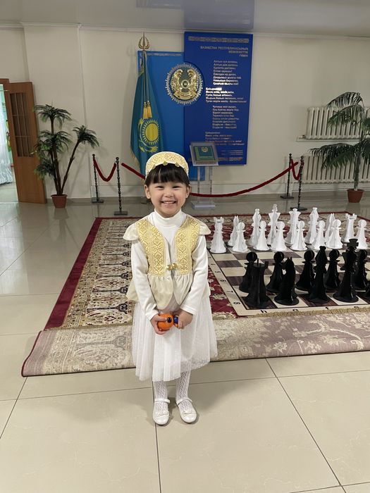 Продам национальный костюм для девочки