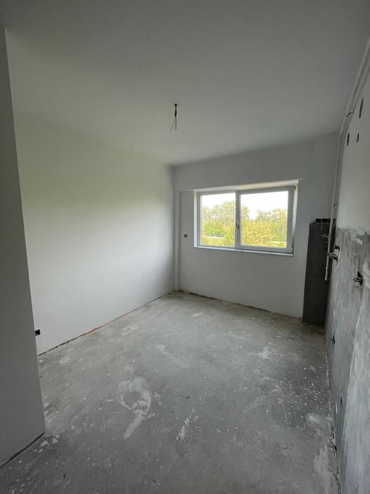 Ap. 4 camere  M16.  B-dul Lalelei