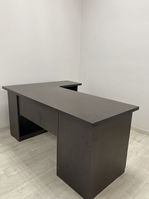 Продам офисный стол