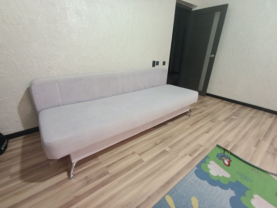 Продается диван раздвижной в отличном состоянии