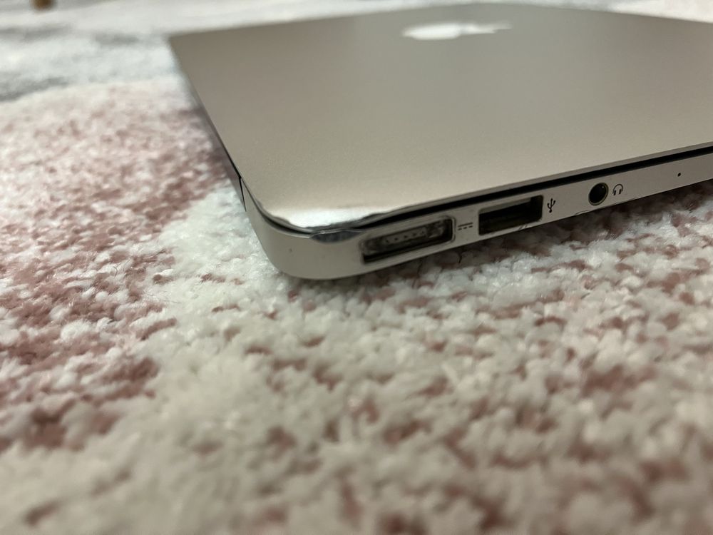 Macbook air 13.3 inch A1466