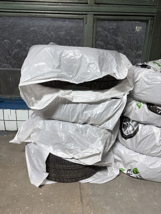 Продаю зимние шины Triangle 285/50 R20