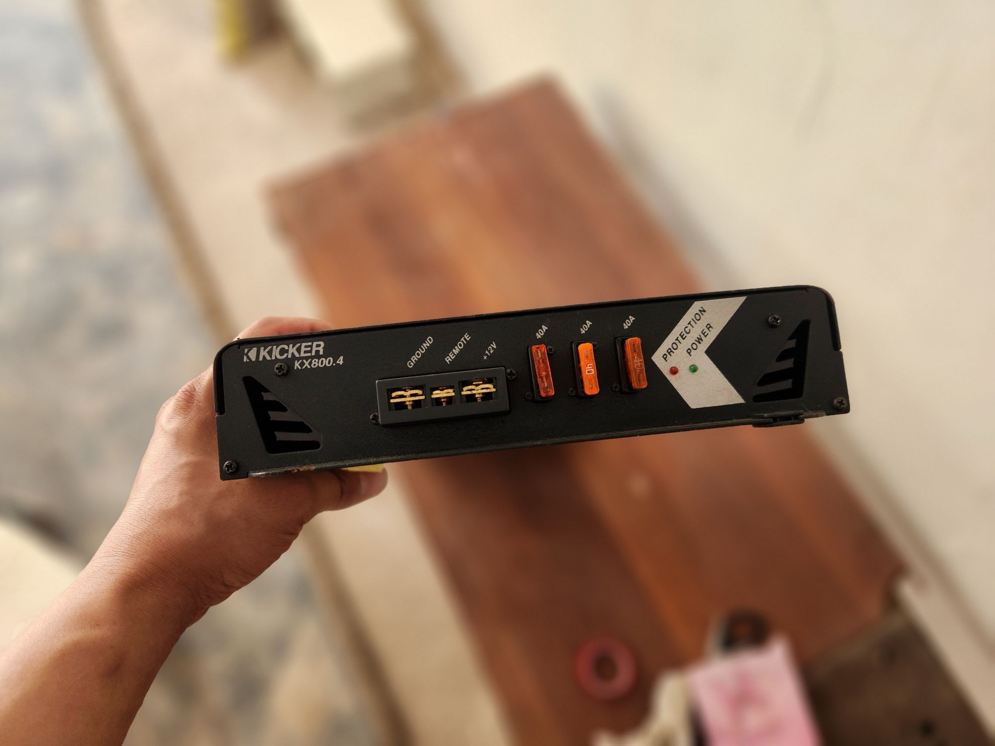 Усилитель  kicker КХ 800.4 
Продам очень мощный 4 кана