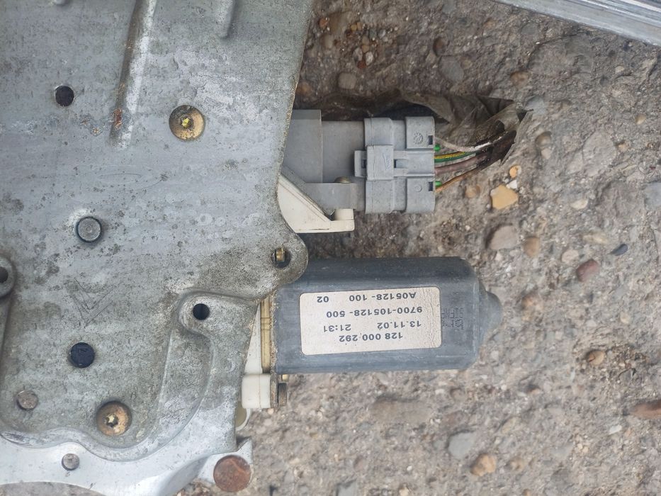 Преден ляв механизъм за стъкло зс ситроен хсара пикасо