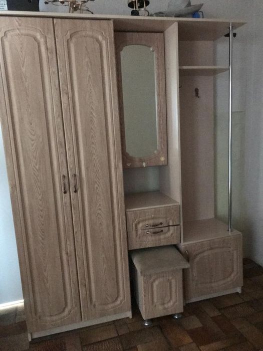 Продаётся прихожая.