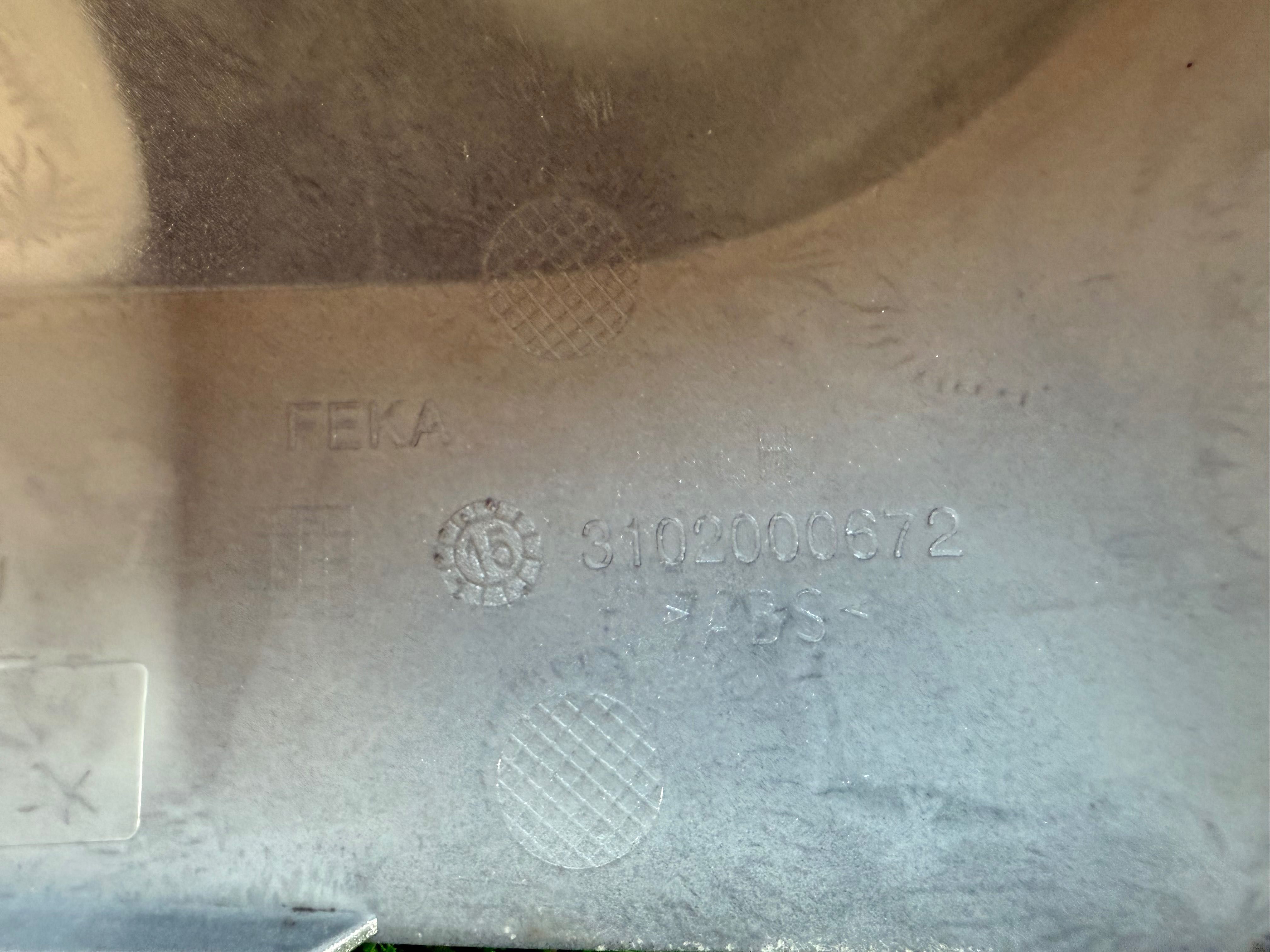 OEM Капачка от ляво огледало от Toyota CH-R 2016 - 2023