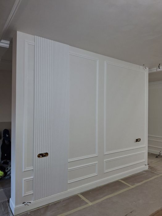 Монтаж на подови первази, стенни панели, облицовки и таванни корнизи