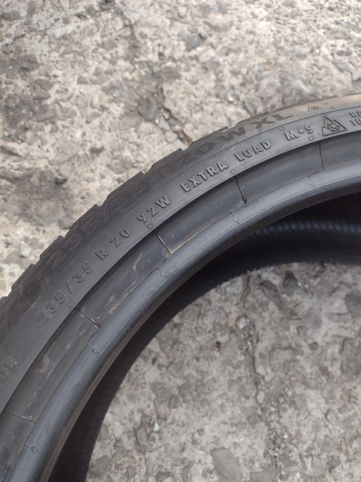 Continental TS860S. 2бр.235/35/20 дот3620