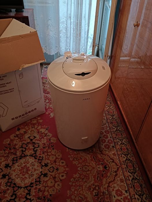 Vând boiler tesy nou în cutie