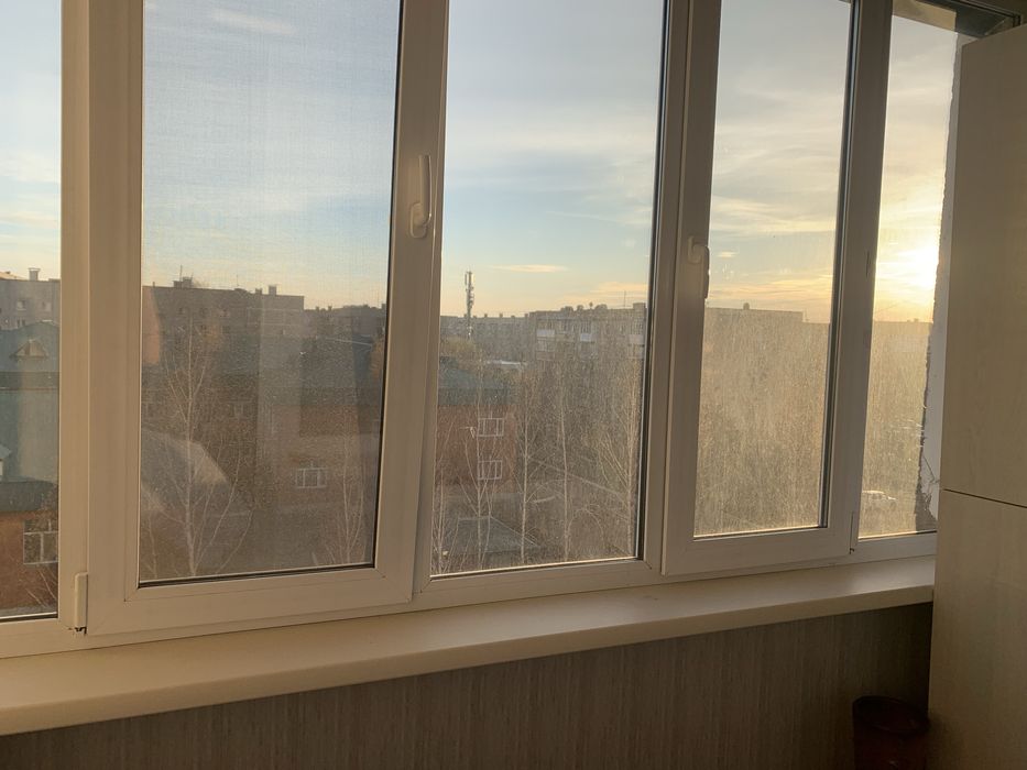 Продам 2-х комнатную , 5/10, 20 мкр.