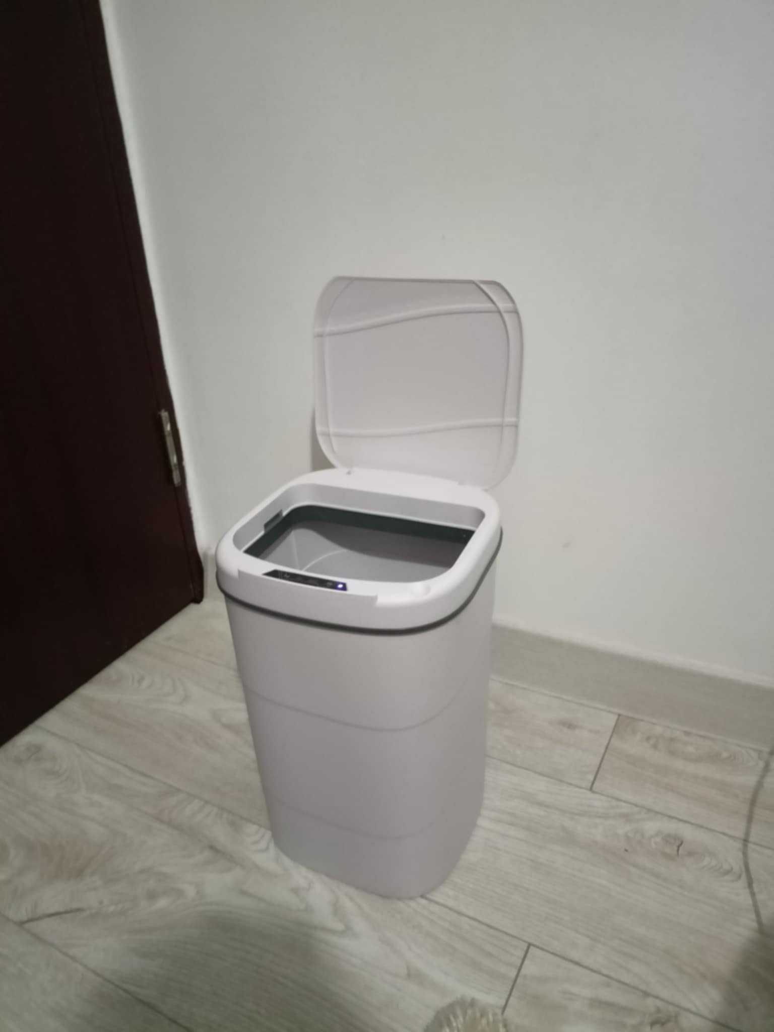 Cos de gunoi inteligent