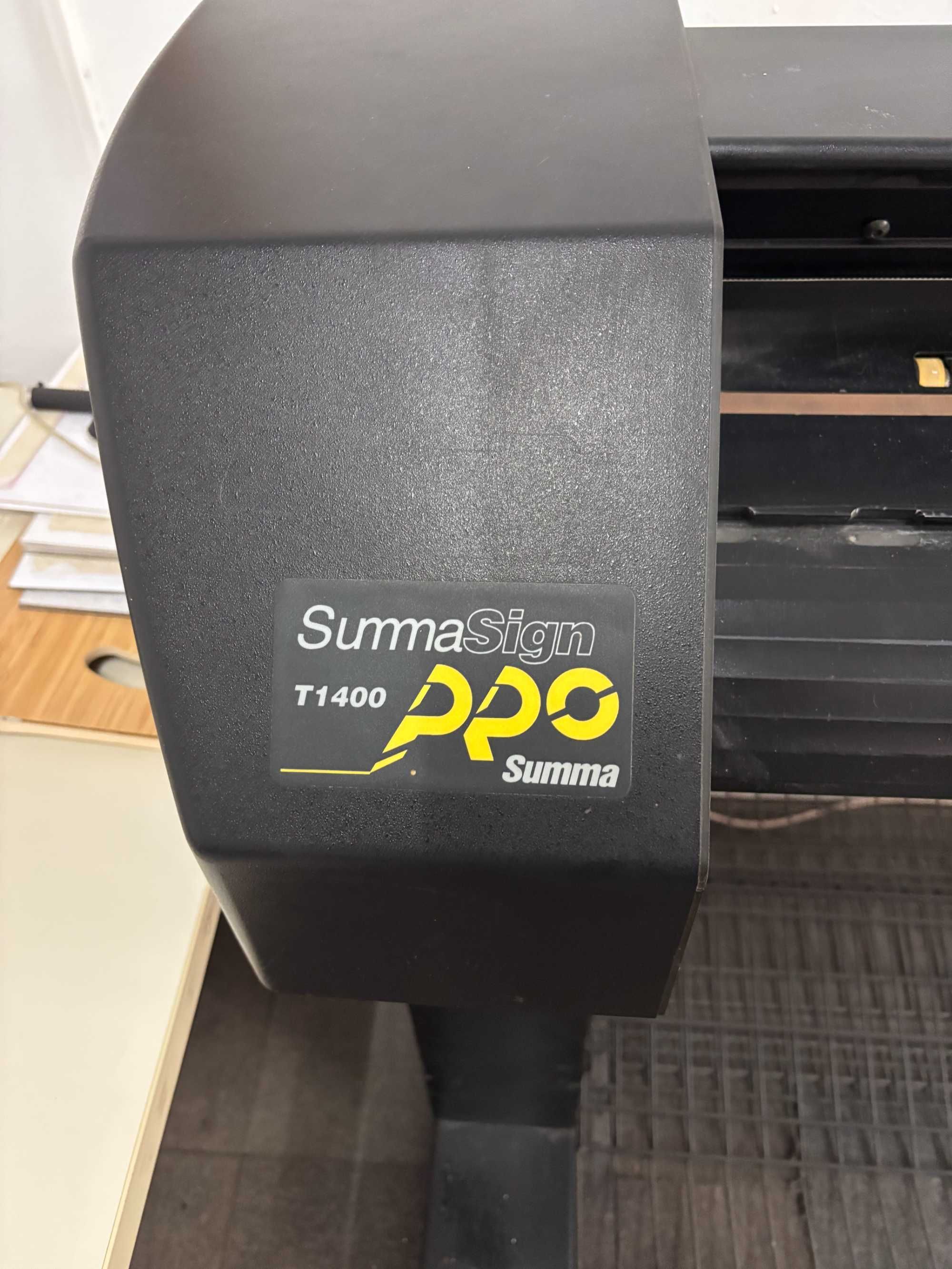Vand Cutter Plotter Summa T1400