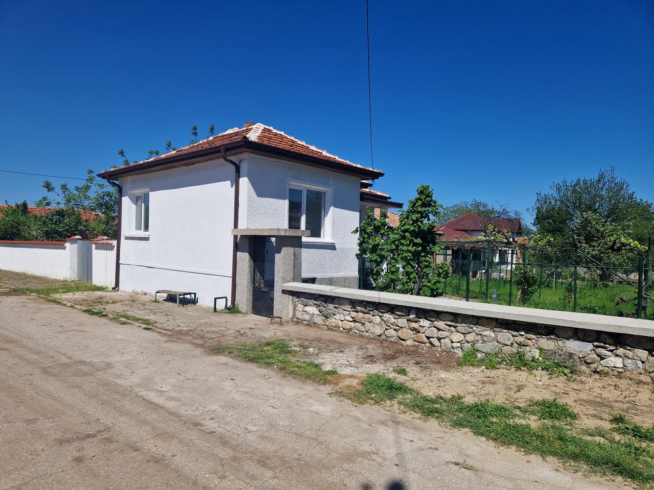 Продава се Къща в с. Патриарх Евтимово, Област Пловдив - 210 кв.м за 401 €/кв.м - Снимка #3