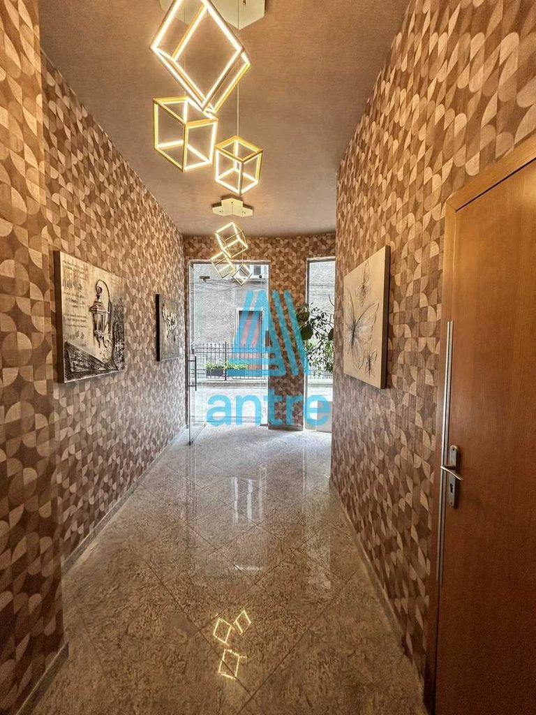 Дава се под наем Офис в София, Център - 135 кв.м за 4200 € - Снимка #10