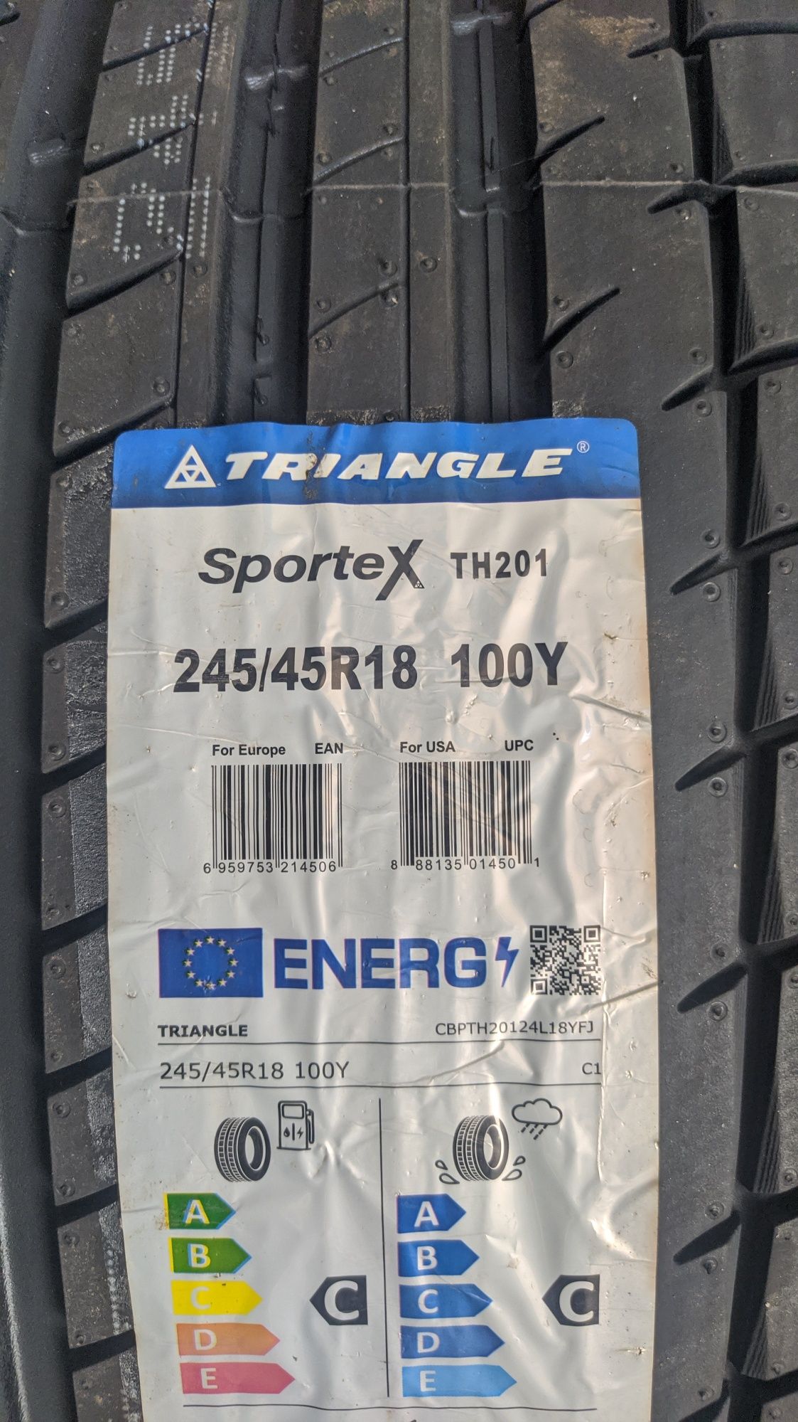 245/45R18 Triangle