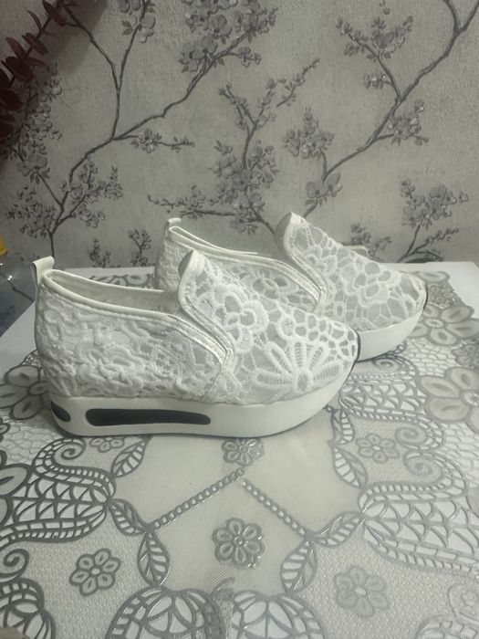 Продам обувь новая