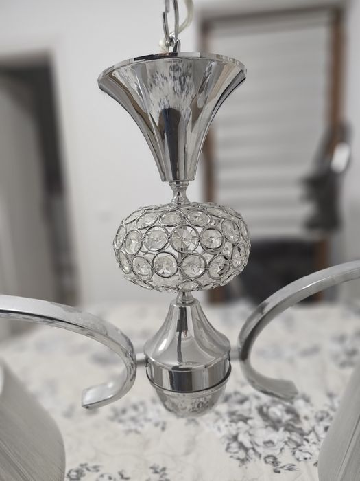 Candelabru și Lampă de masă elegante cu cristalee