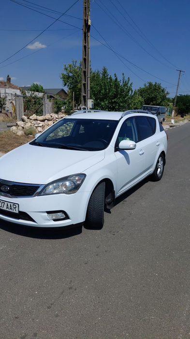 Vand sau schimb cu carosata de preferinta cu carlig