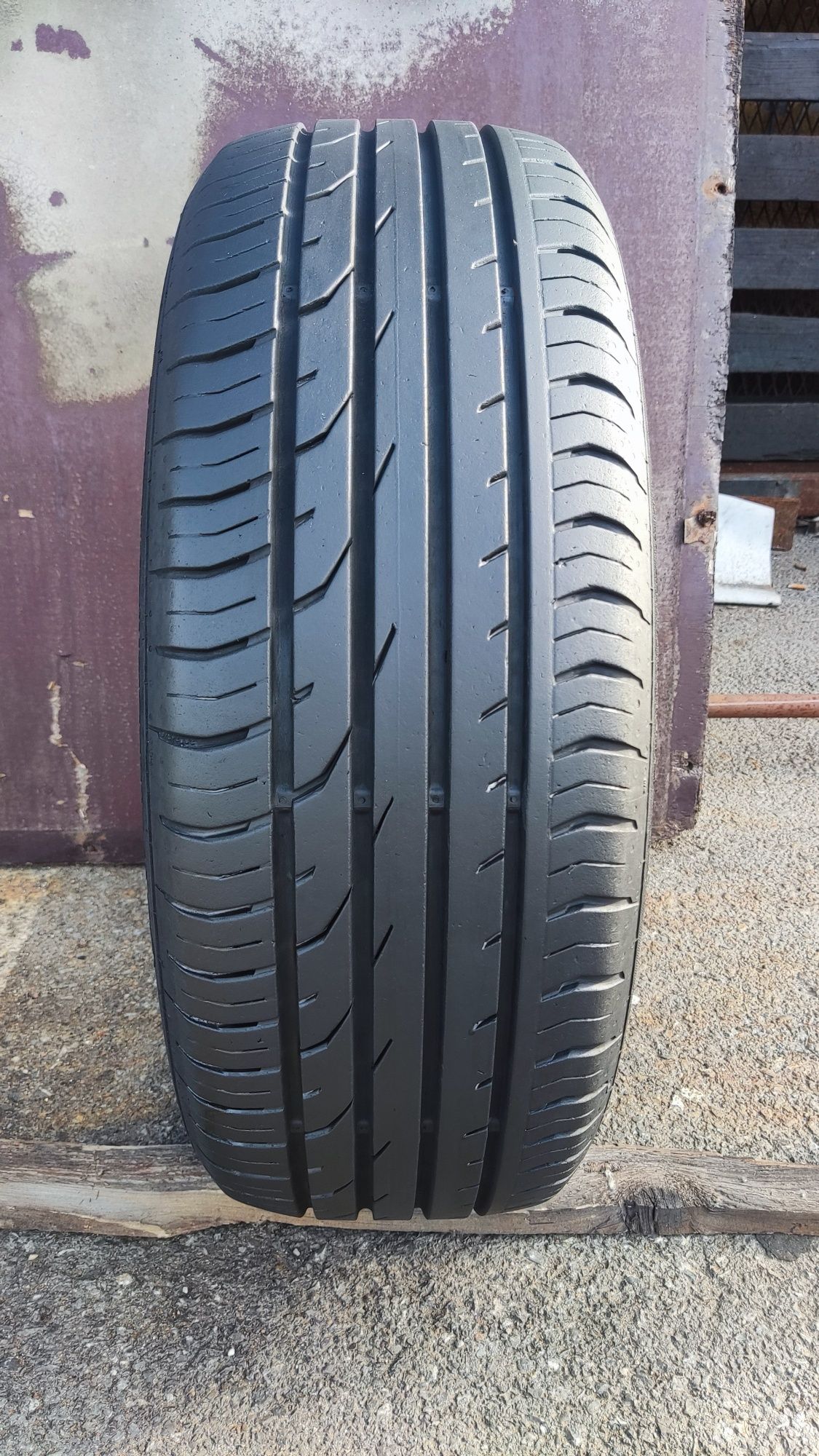 1брой лятна гума 205/55/17 Continental Premium Contact 
dot21
6.9mm
До