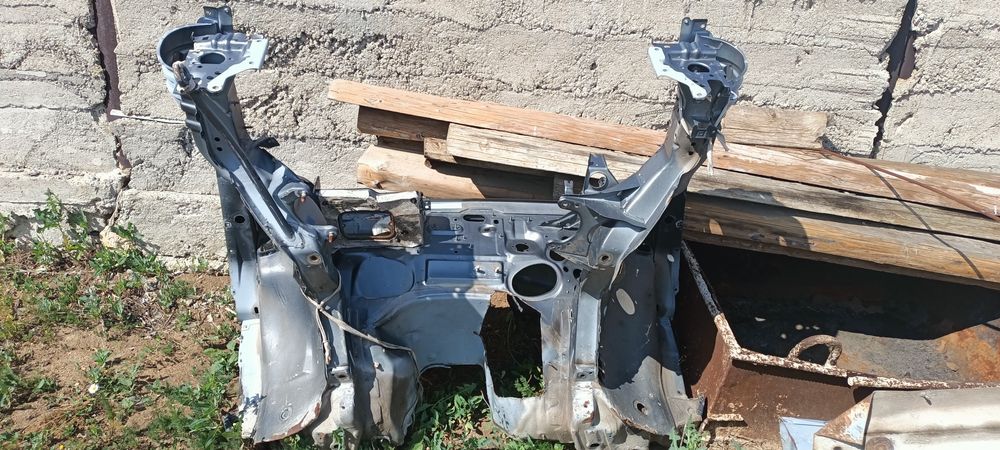 Продам Ауди 80 Б4 на запчасти