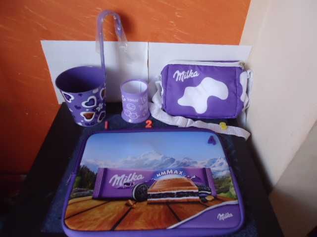 Милка Milka,коледни играчки,чаши,магнити,плюшени играчки,шал, несесер