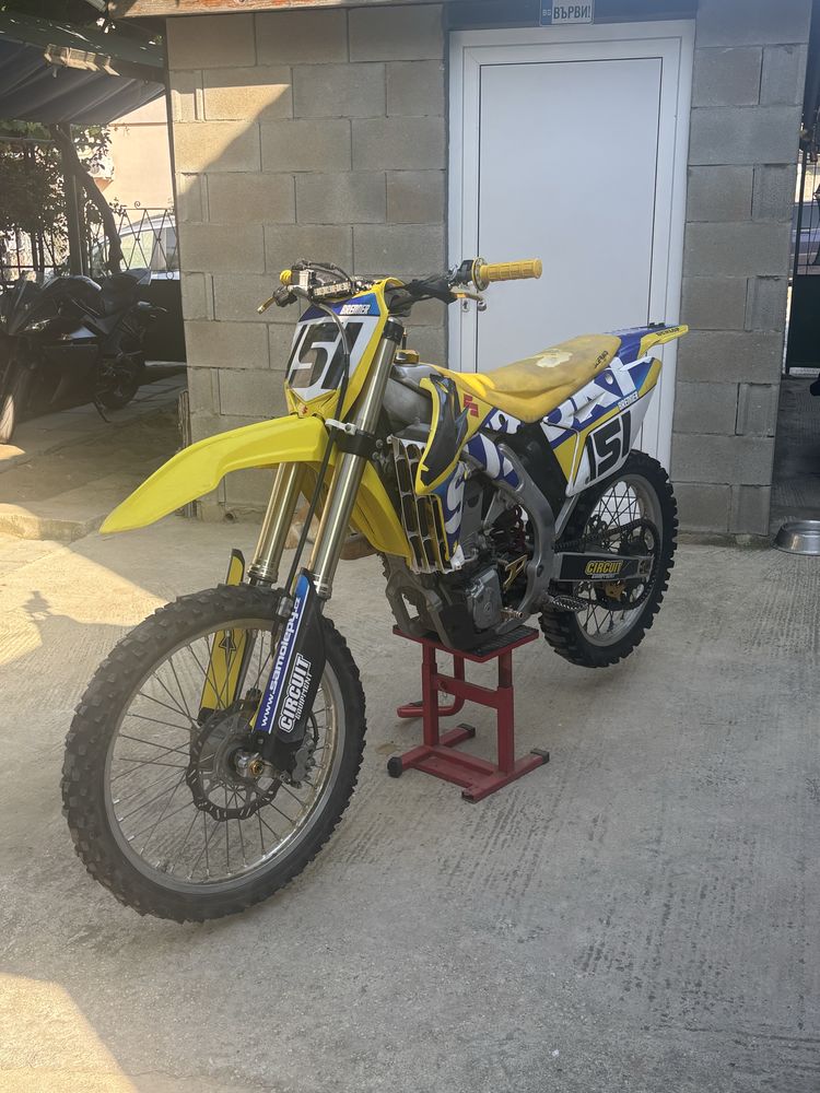 Suzuki rmz450.