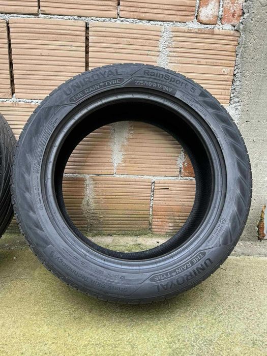 Продавам летни гуми Uniroyal RainSport 5 225/50 R17 97V