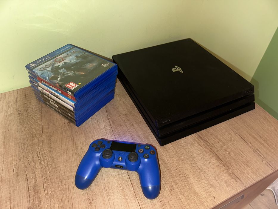 PS4 Pro + 8 Jocuri