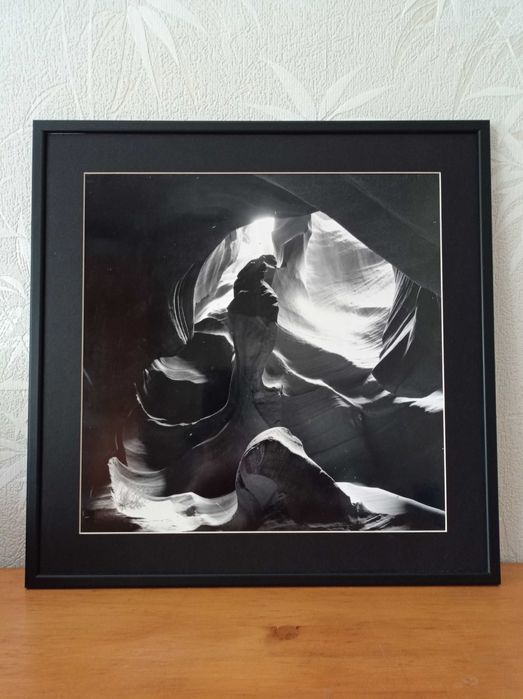 Продавам черно-бяла фотография Гранд Каньон - Пещерата на антилопата.
