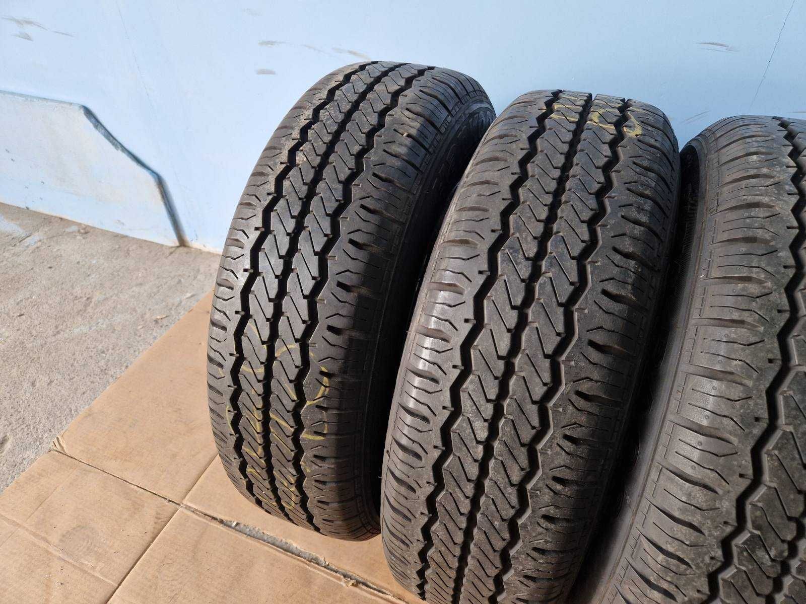 4 броя Летни бусови Гуми с джанти R16C 215/70 Hankook-Hyundai