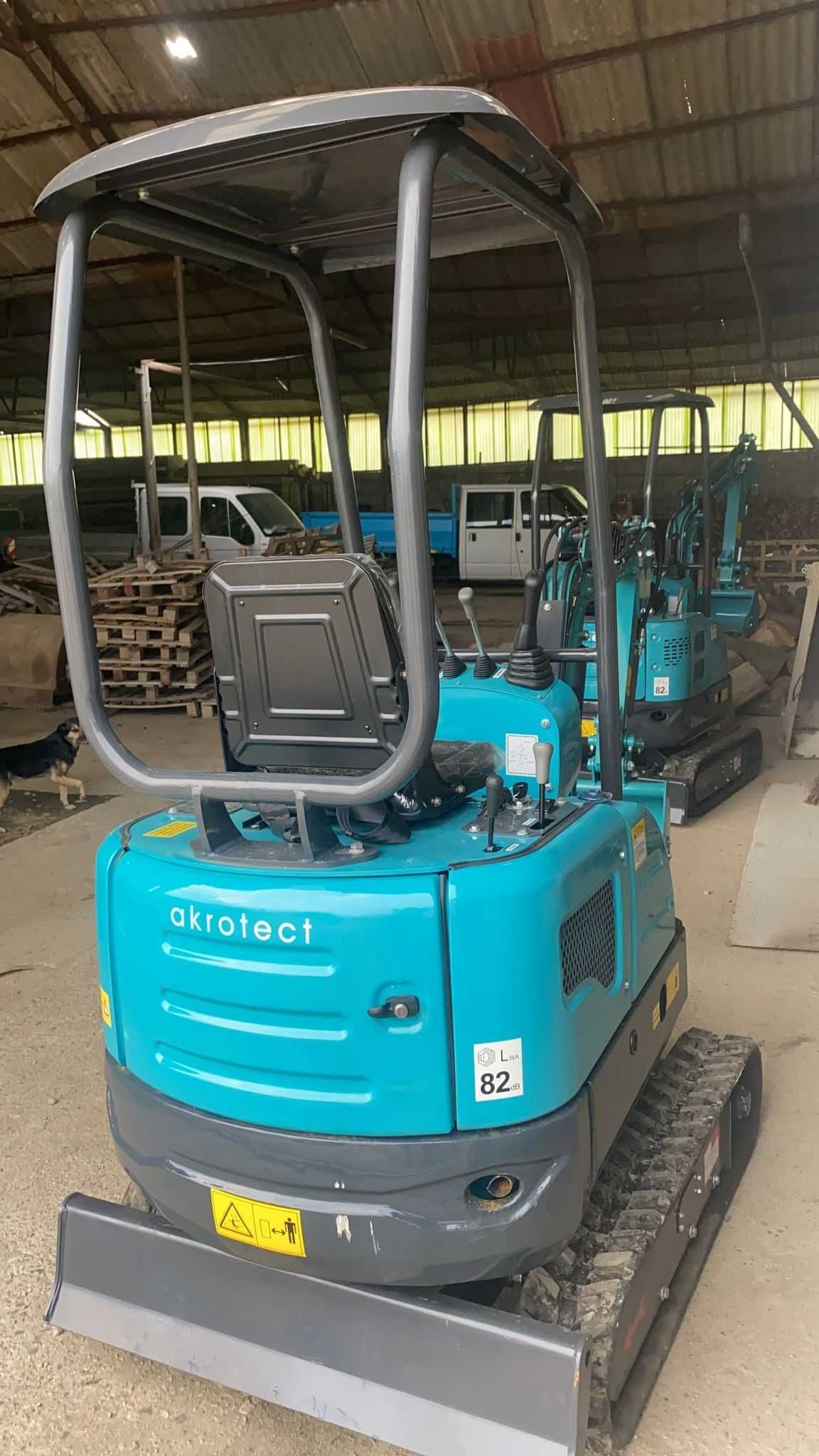Miniexcavator Nou   -1,4 T- Import GERMANIA