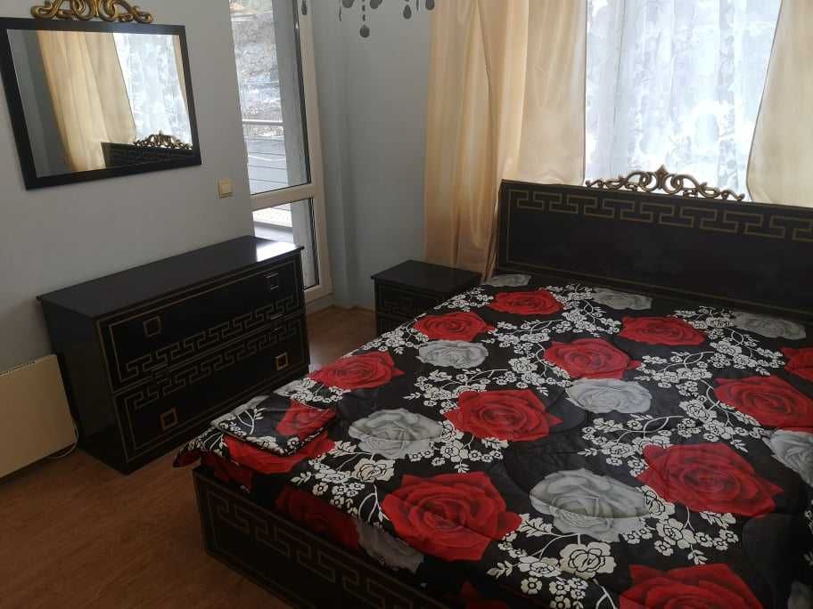 Дава се под наем Тристаен апартамент в Бургас, Меден рудник - зона Б - 112 кв.м за 275 € - Снимка #6