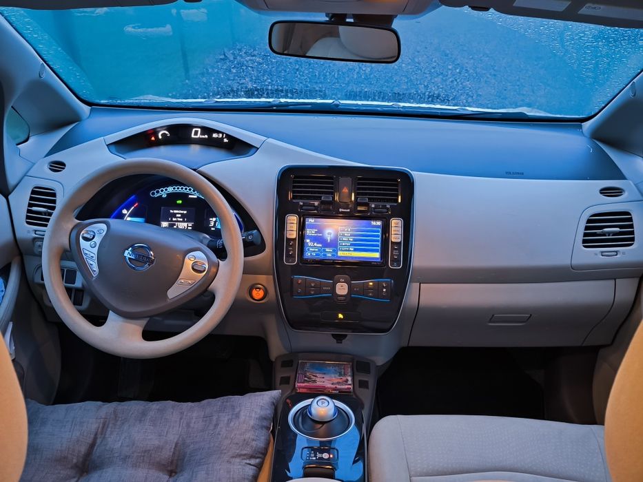 Nissan Leaf mașina anului 2011