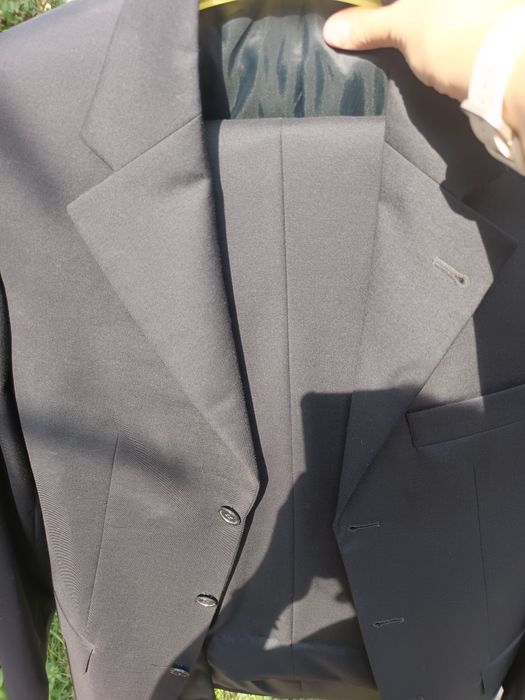 Продам фирменый костюм Four Hands